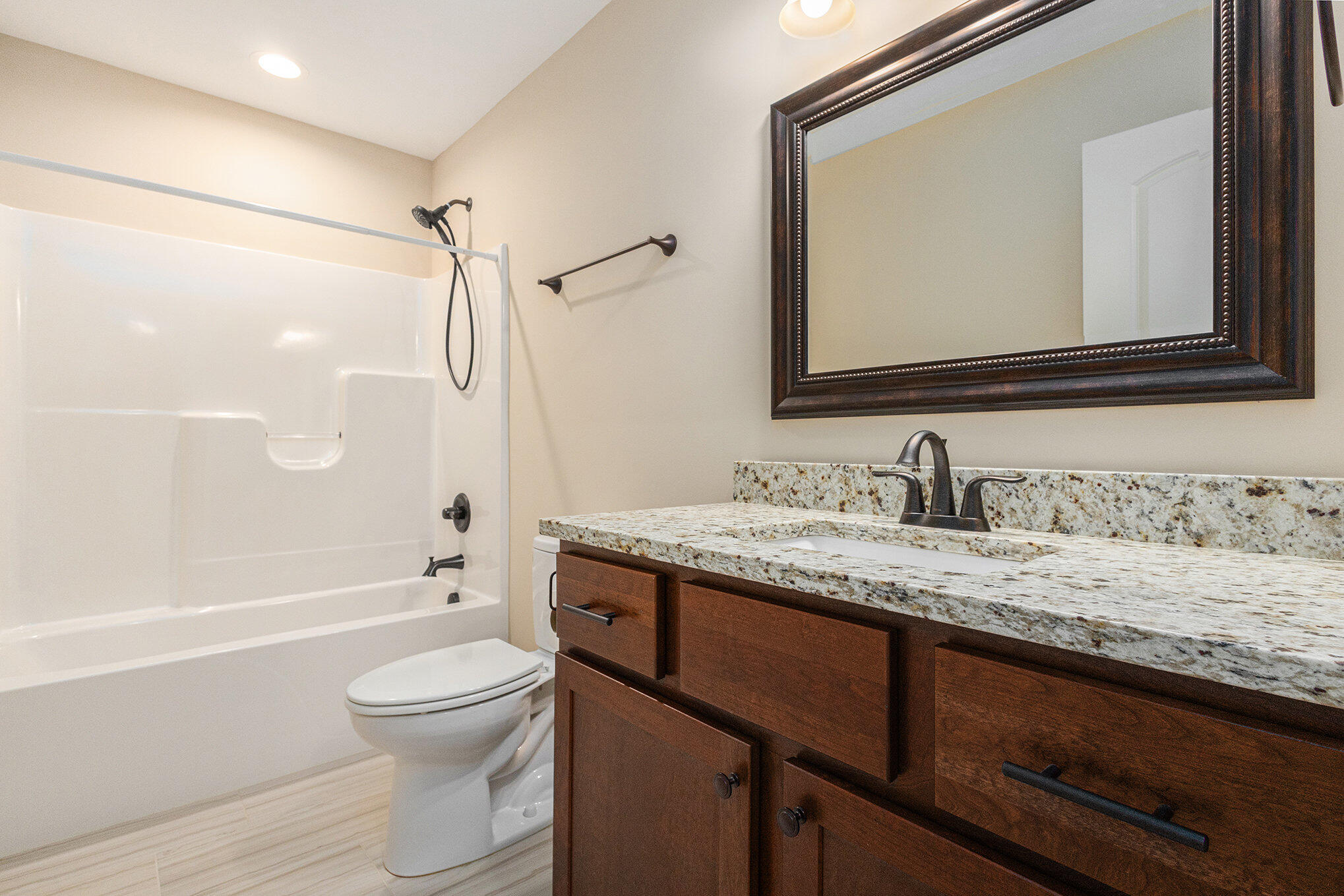 Cedar Lake, Indiana 46303, United States, 2 Bedrooms Bedrooms, ,2 BathroomsBathrooms,Residential,Pending,77716