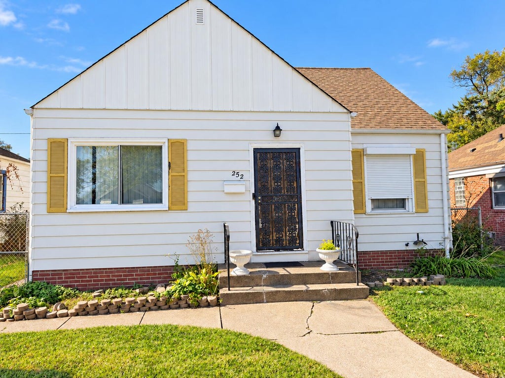 Photo of 252 Rutledge Street, Gary, IN 46404 (MLS # 847332)
