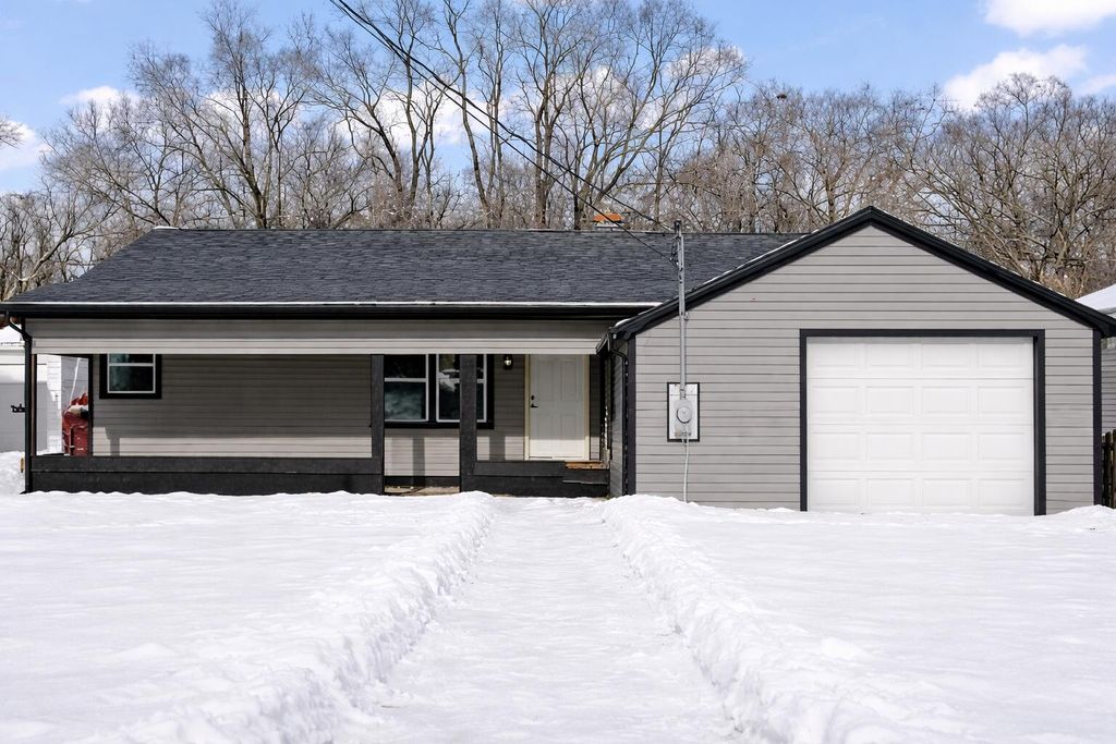 Photo of 2014 E Elm Street, Griffith, IN 46319 (MLS # 833597)