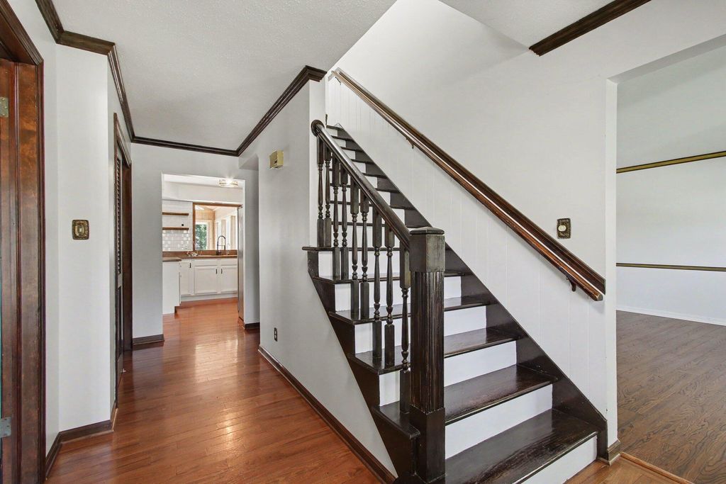 Photo of 2304 Shannon Drive, Valparaiso, IN 46383 (MLS # 839133)