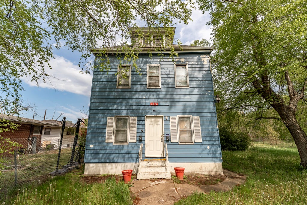 Photo of 1517 Delaware Street, Gary, IN 46407 (MLS # 844854)