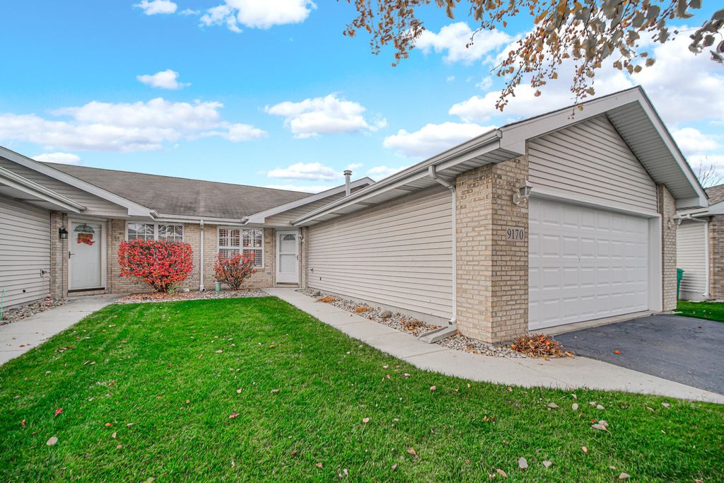 Photo of 9170 Carolina Court, Merrillville, IN 46410 (MLS # 831318)