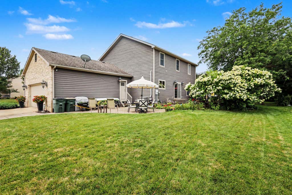 Photo of 1352 Diamond Boulevard, Valparaiso, IN 46385 (MLS # 843284)