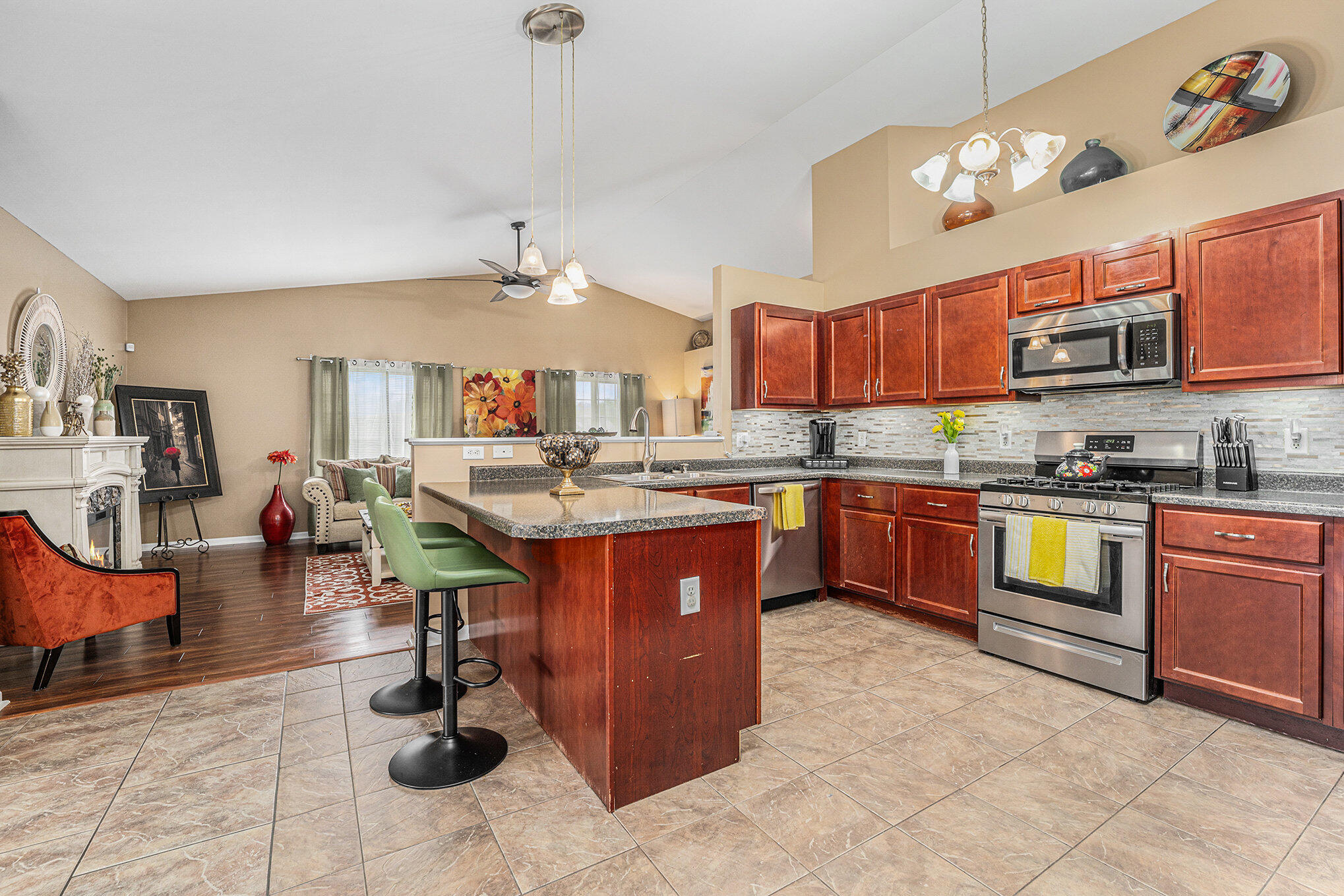 3792 W 70th Lane