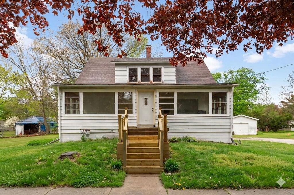 Photo of 320 Johnson Road, Michigan City, IN 46360 (MLS # 838524)