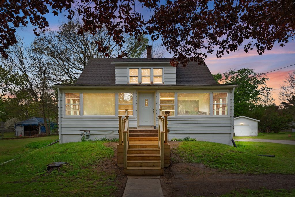 Photo of 320 Johnson Road, Michigan City, IN 46360 (MLS # 838524)