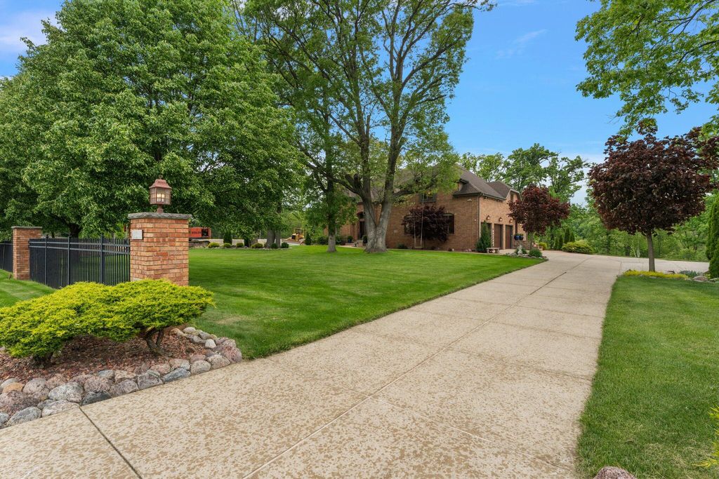 Photo of 5788 E 105th Place, Crown Point, IN 46307 (MLS # 832867)