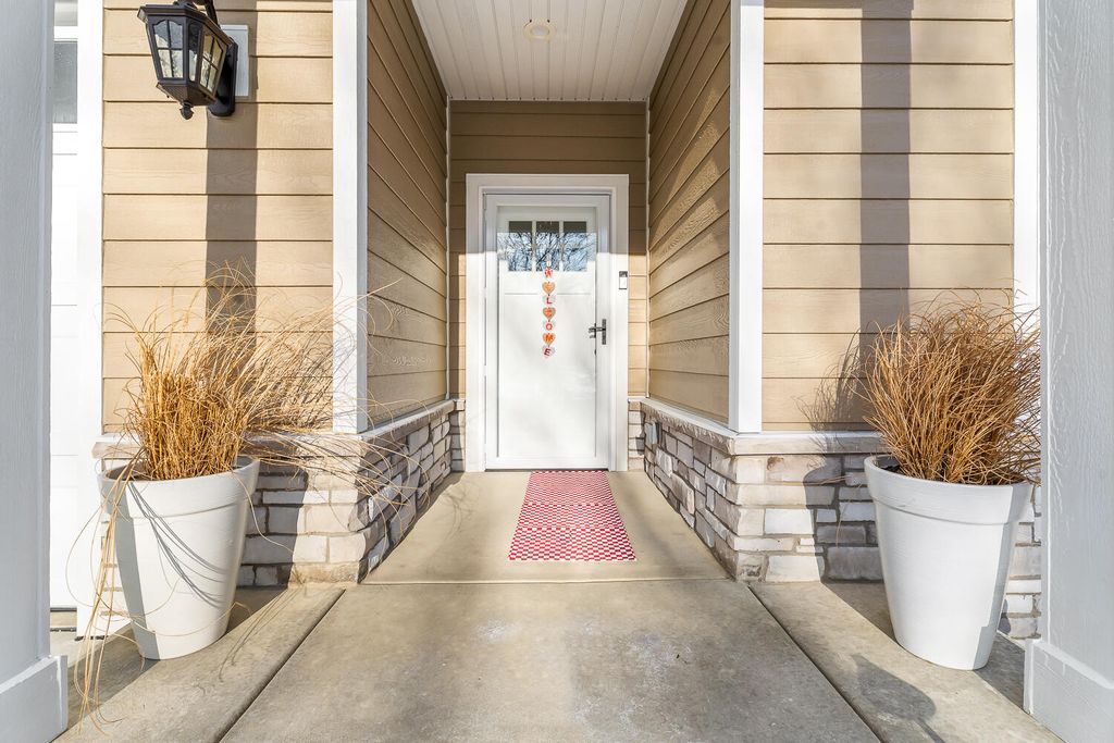 Photo of 709 Verdano Terrace, Crown Point, IN 46307 (MLS # 833025)