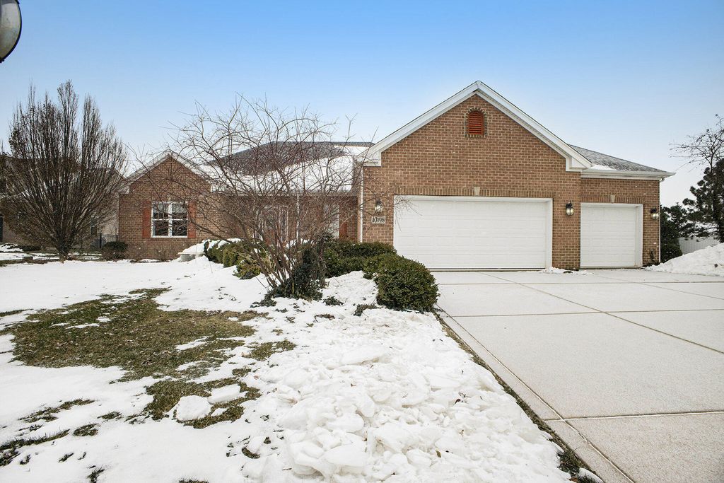 Photo of 10198 California Street, Crown Point, IN 46307 (MLS # 831893)