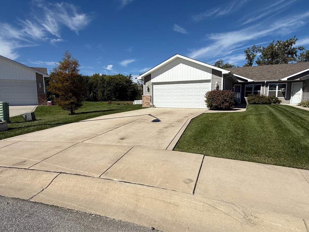 Photo of 8438 Madison Street, Merrillville, IN 46410 (MLS # 846114)