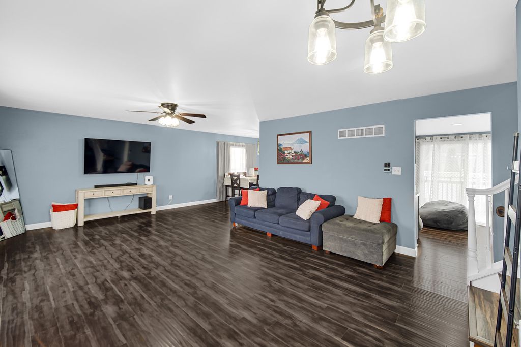 Photo of 9017 Mathews Street, Crown Point, IN 46307 (MLS # 829280)