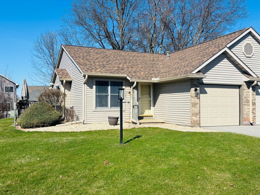 Photo of 3612 Creekside Drive, Valparaiso, IN 46383 (MLS # 836191)