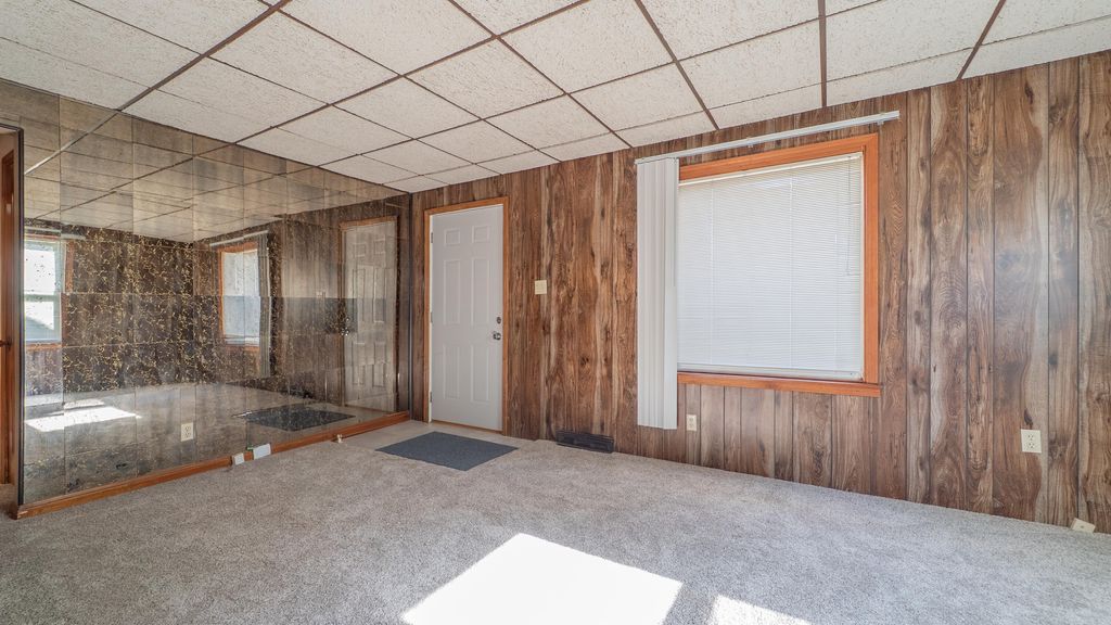 Photo of 622 N Lafayette Street, Griffith, IN 46319 (MLS # 834033)