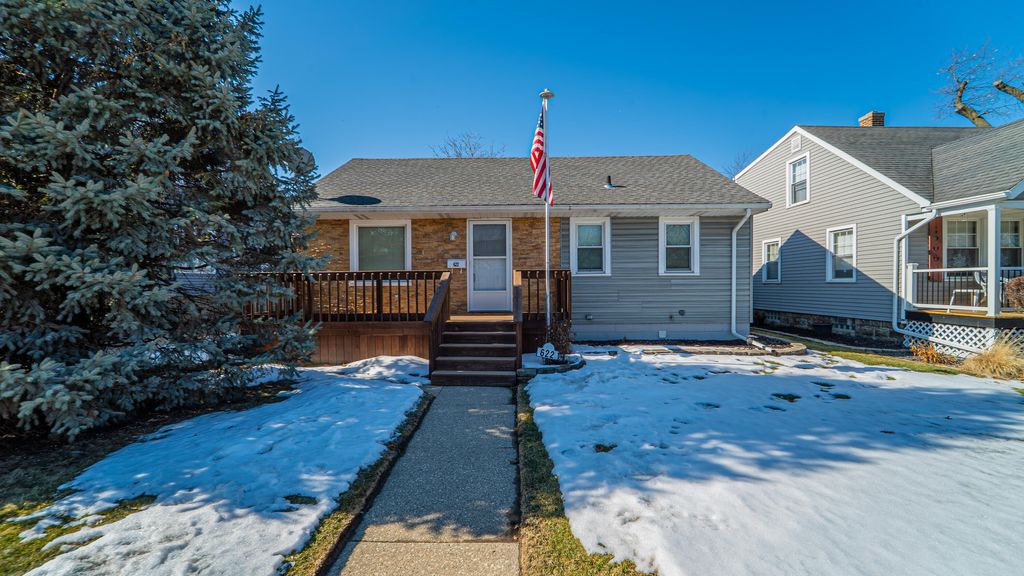 Photo of 622 N Lafayette Street, Griffith, IN 46319 (MLS # 834033)