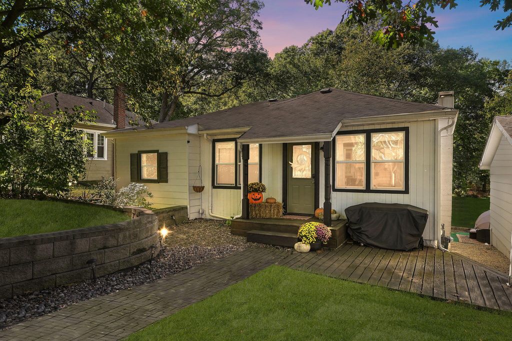 Photo of 4111 Wildwood Road, Valparaiso, IN 46383 (MLS # 829363)