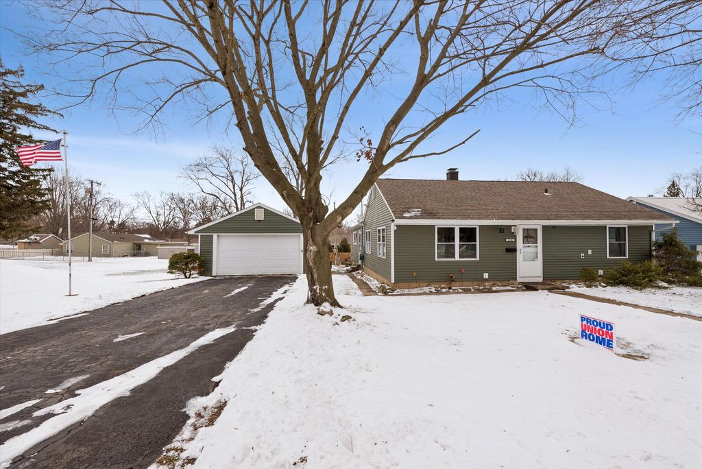 Photo of 1208 Beulah Vista Boulevard, Valparaiso, IN 46383 (MLS # 834536)