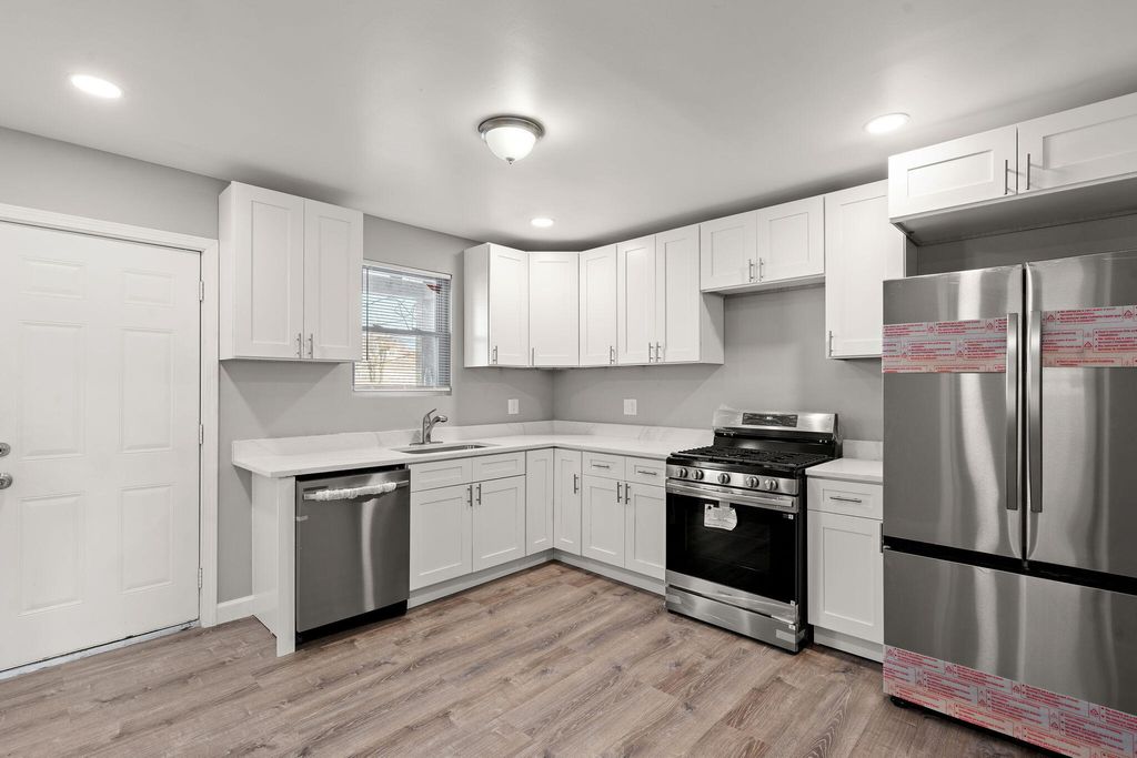 Photo of 1231 Lakeview Avenue, Whiting, IN 46394 (MLS # 832085)