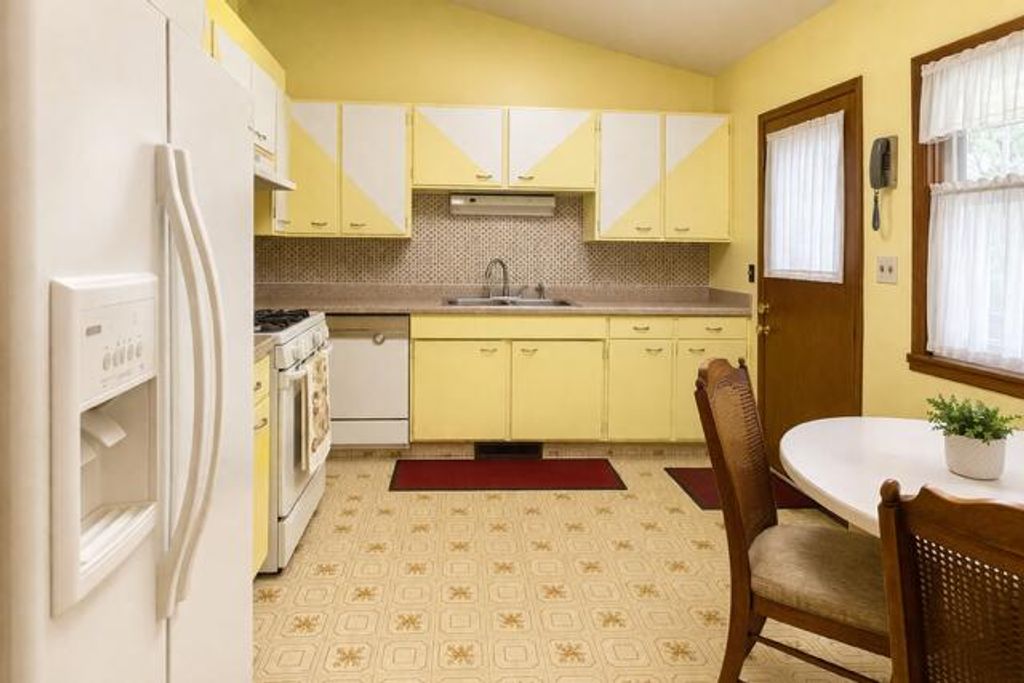 Photo of 8210 Lakewood Avenue, Gary, IN 46403 (MLS # 836829)