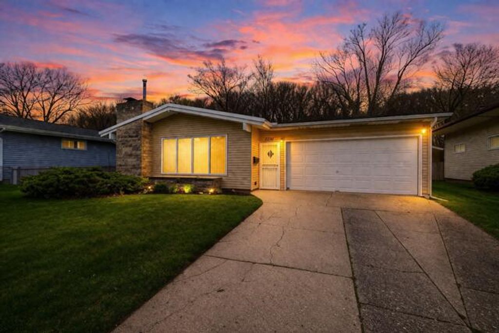 Photo of 8210 Lakewood Avenue, Gary, IN 46403 (MLS # 836829)