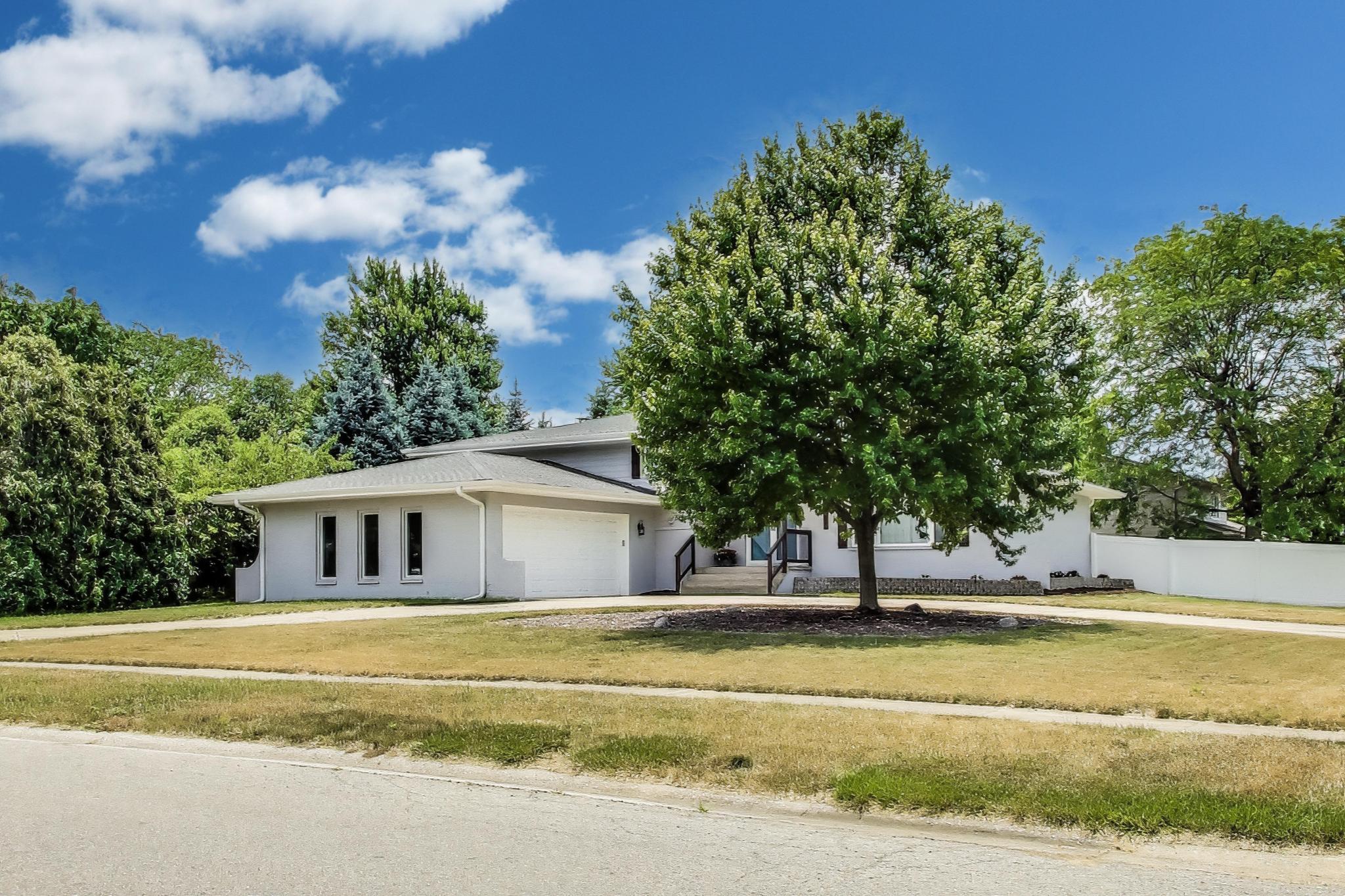 1110 Bluebird Lane