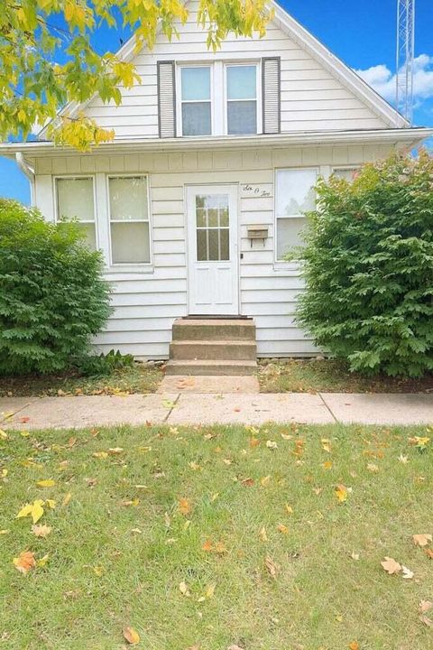 602 Plain St, La Porte, IN 46350 - #: 832565