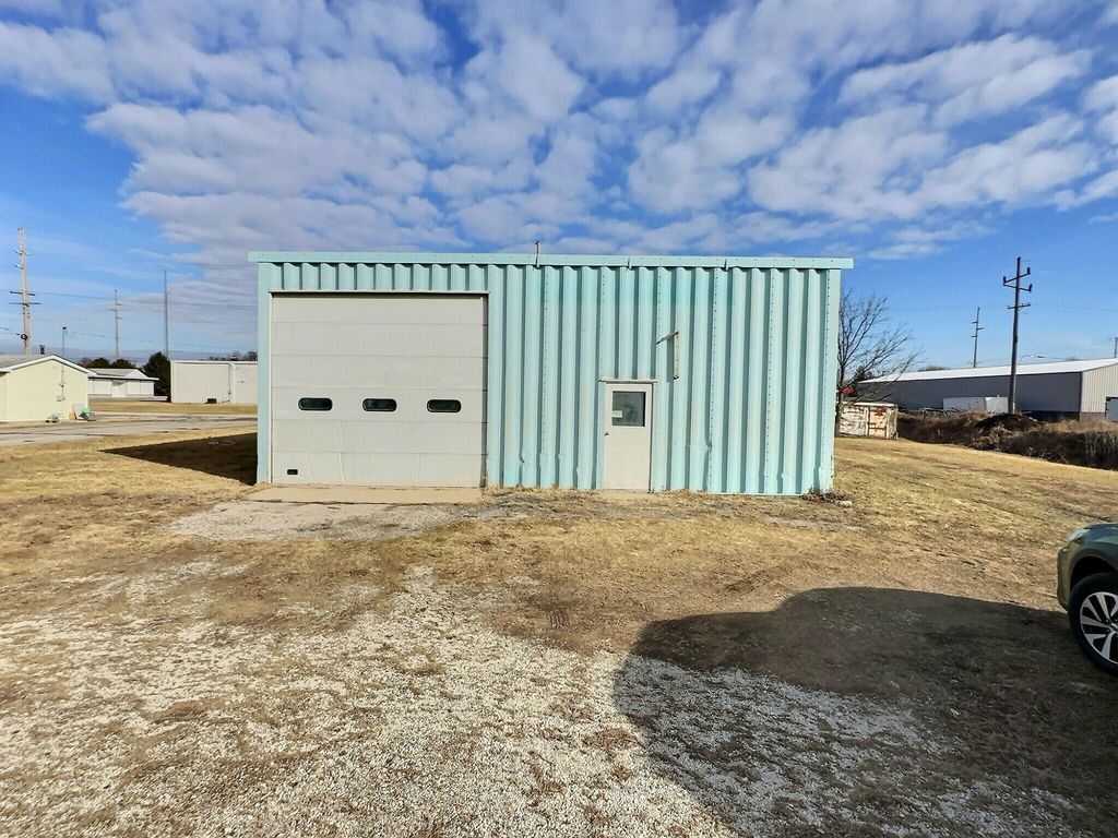 Photo of 402 E Old 41 Road, Kentland, IN 47951 (MLS # 834578)