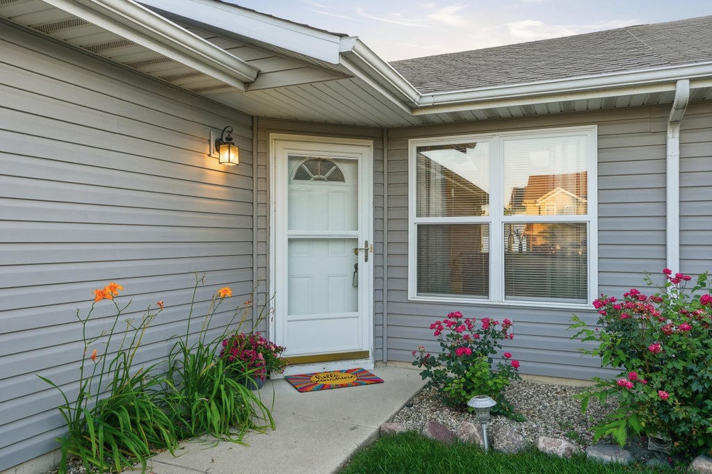 Photo of 7654 Monroe Street, Merrillville, IN 46410 (MLS # 841730)
