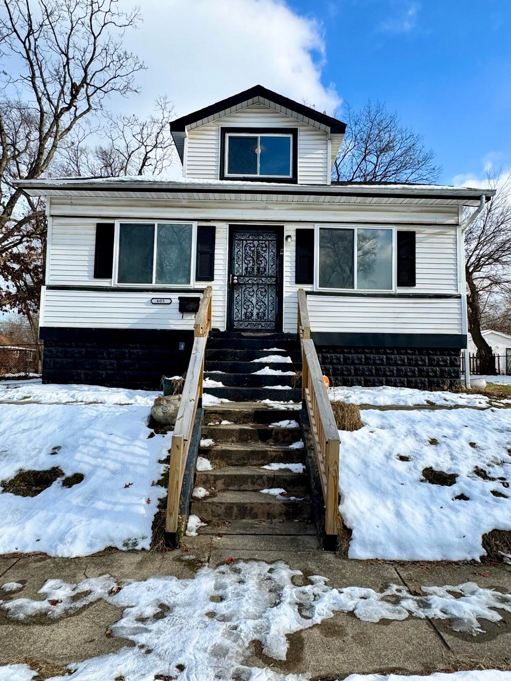 Photo of 605 Mount Street, Gary, IN 46406 (MLS # 831842)