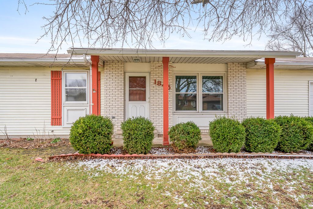 Photo of 1845 W 99th Place, Crown Point, IN 46307 (MLS # 835798)