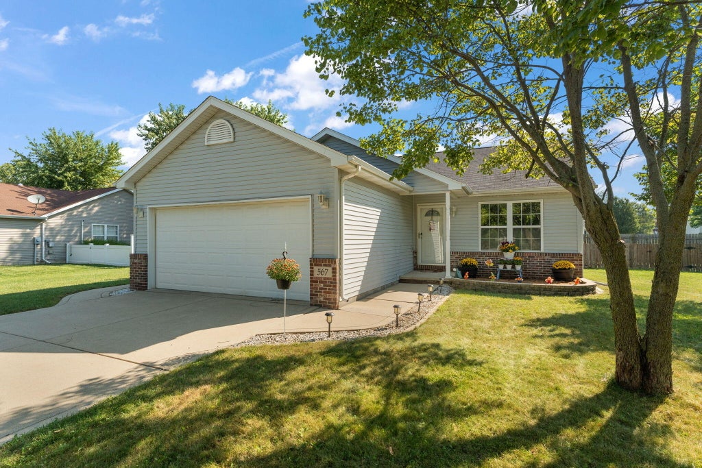 Photo of 567 Chicory Lane, Valparaiso, IN 46385 (MLS # 844847)