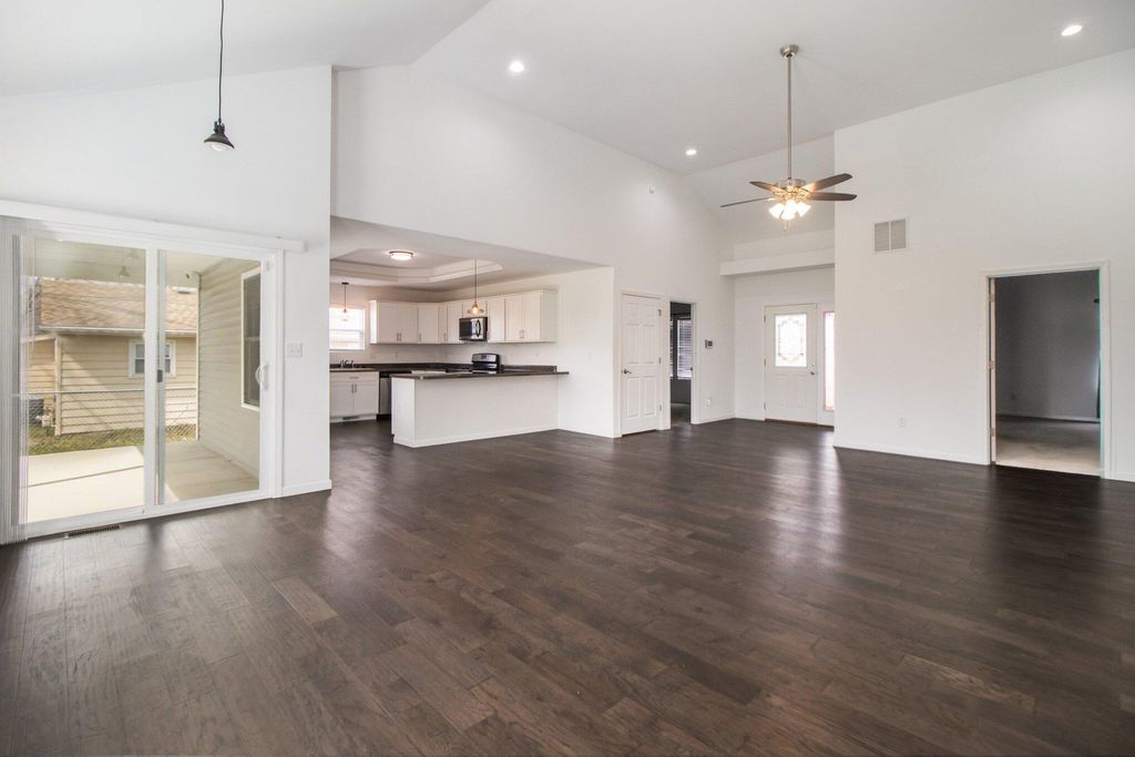 Photo of 2352 Four Seasons Parkway, Crown Point, IN 46307 (MLS # 836247)