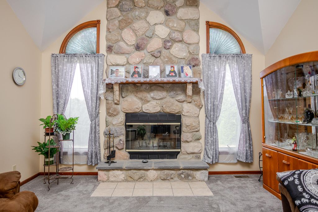 Photo of 15 Vine Drive, Hebron, IN 46341 (MLS # 837015)