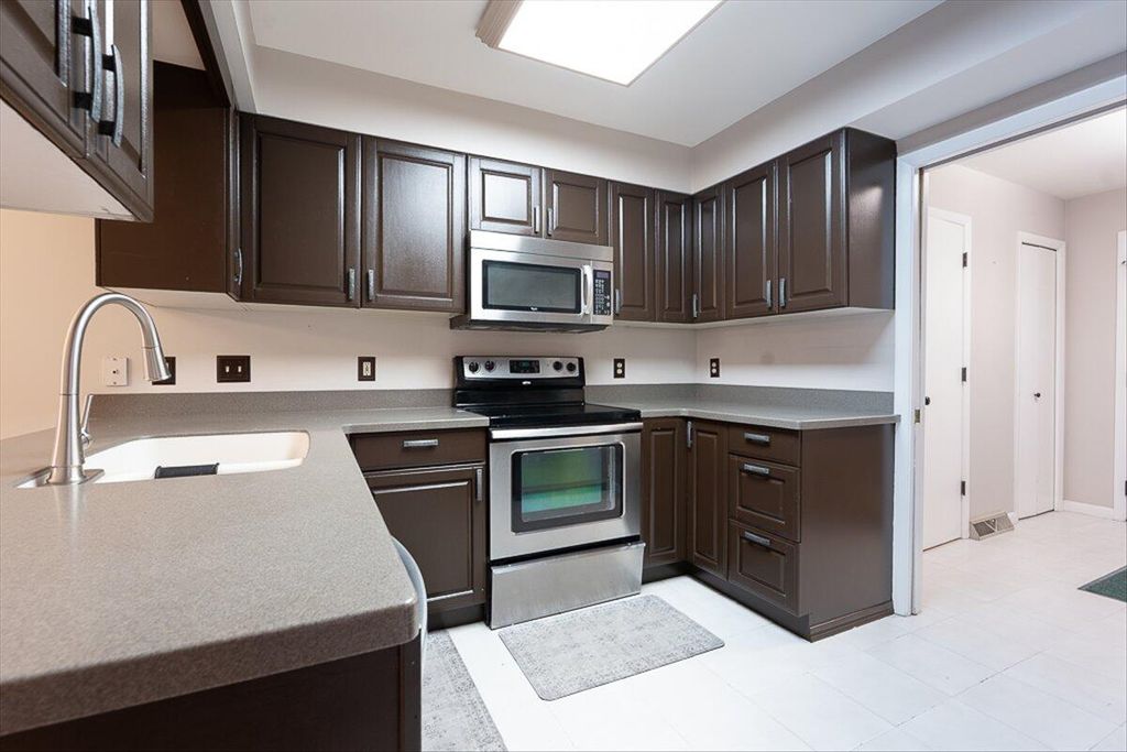 Photo of 239 Carnoustie Court, Schererville, IN 46375 (MLS # 831558)