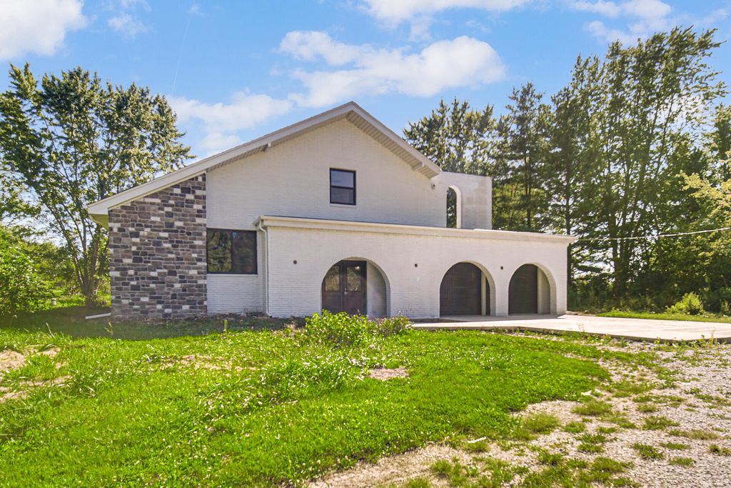 Photo of 564 W 250 S, Hebron, IN 46341 (MLS # 832432)