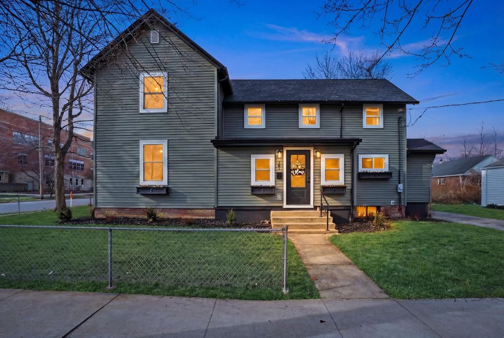 Photo of 101 Erie Street, Valparaiso, IN 46383 (MLS # 835776)