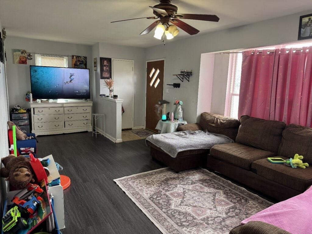 Photo of 1458 Altawood Drive, Clarksville, IN 47129 (MLS # 835417)