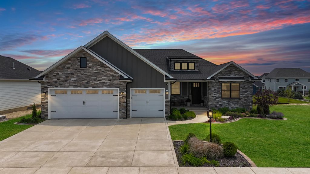 Photo of 13333 Camas Drive, Saint John, IN 46373 (MLS # 832581)