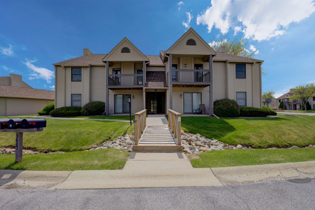 Photo of 3602 Timberbridge Drive, Valparaiso, IN 46383 (MLS # 837892)