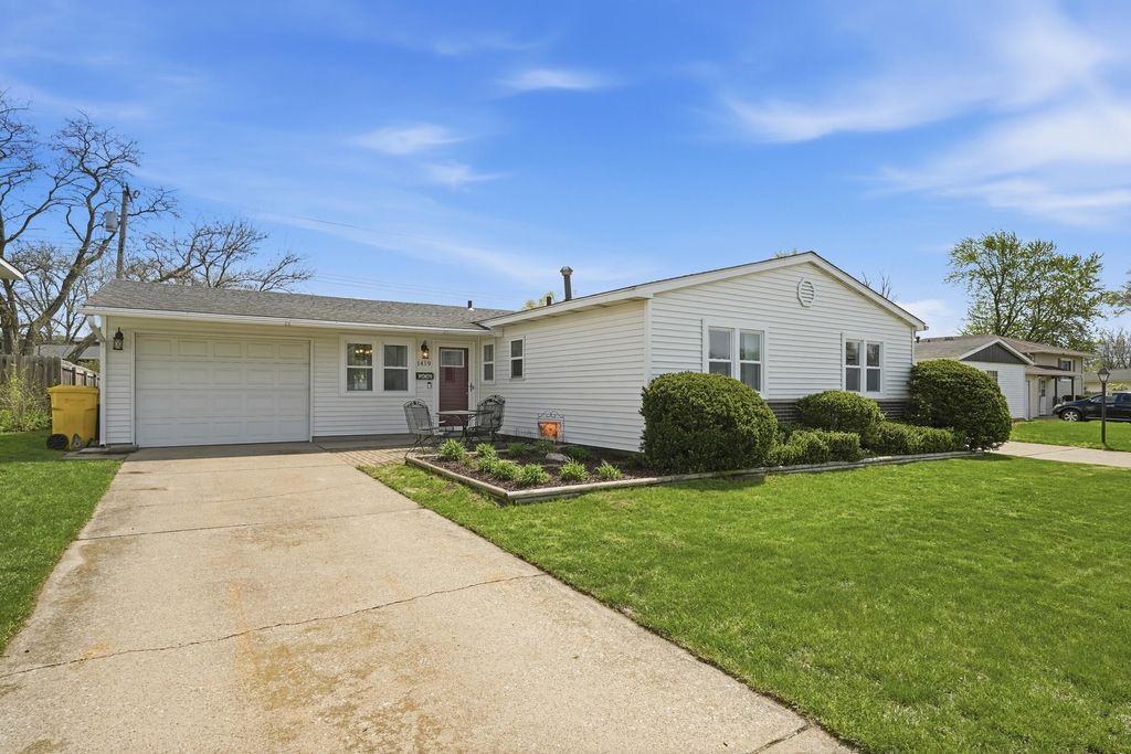 Photo of 1419 N Jay Avenue, Griffith, IN 46319 (MLS # 837292)