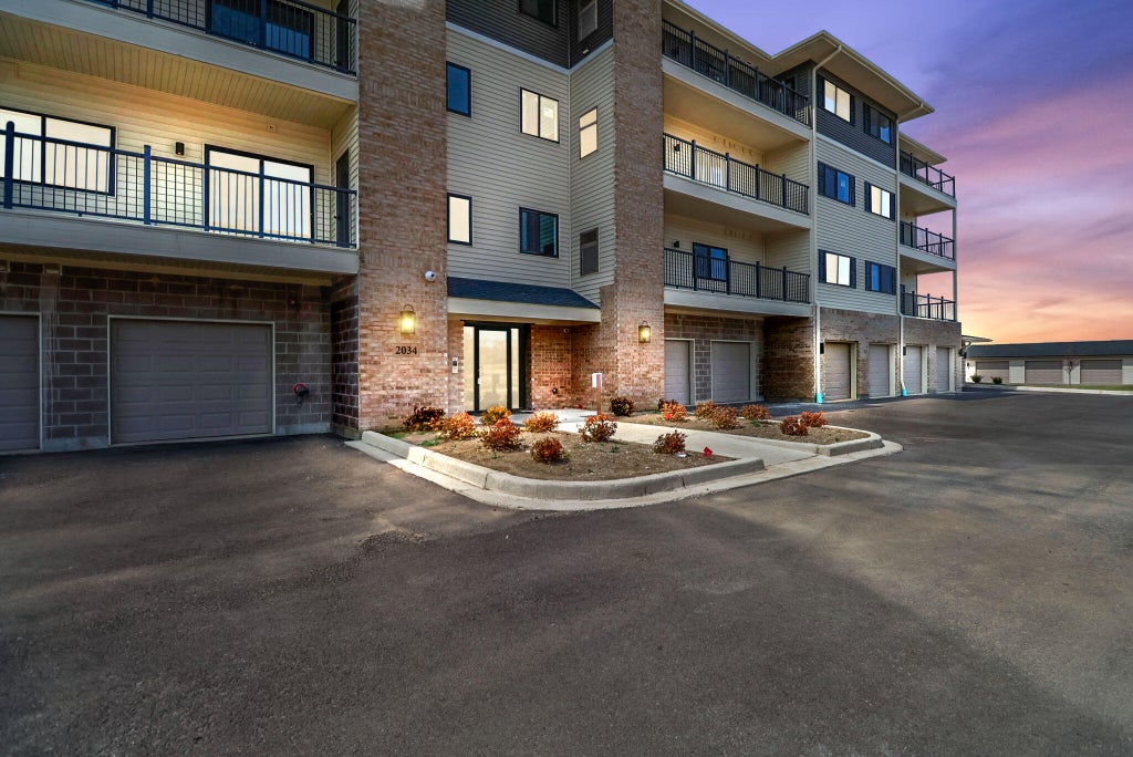 Photo of 2034 W 75th Place #46, Merrillville, IN 46410 (MLS # 844607)