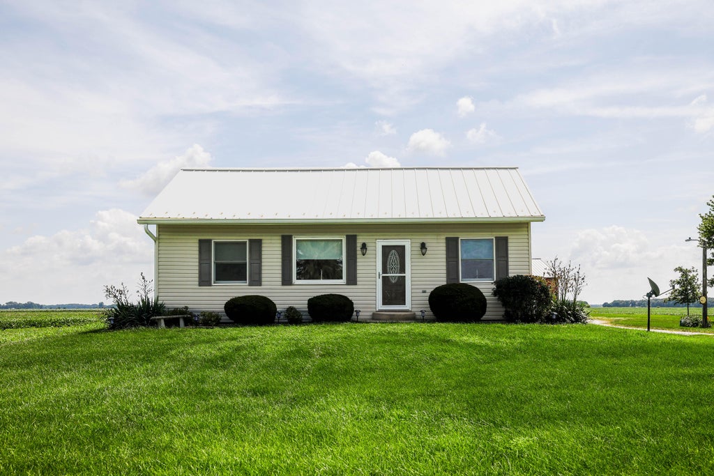 Photo of 21505 Colfax Street, Lowell, IN 46356 (MLS # 841755)