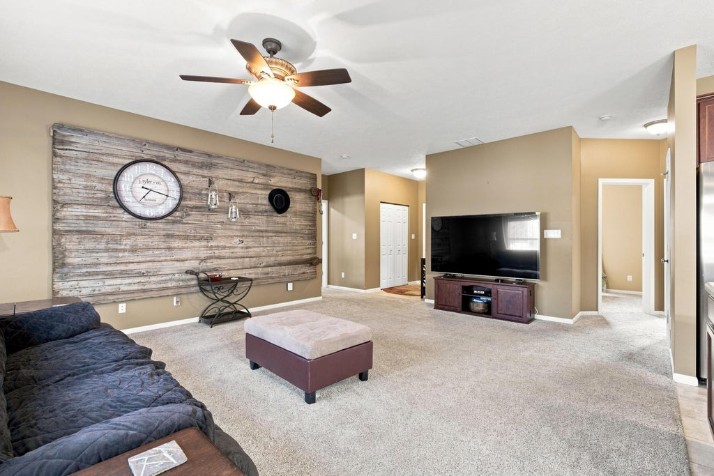 Photo of 1926 E Boardwalk Cir. CIR E, Portage, IN 46368 (MLS # 844764)