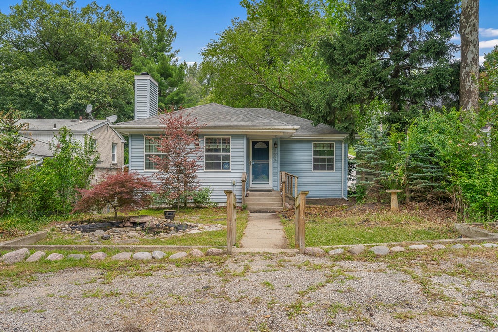 Photo of 8602 Maple Avenue, Gary, IN 46403 (MLS # 844388)