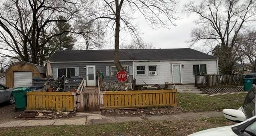 Photo of 259 S Ivanhoe Road, Kingsford Heights, IN 46346 (MLS # 836162)