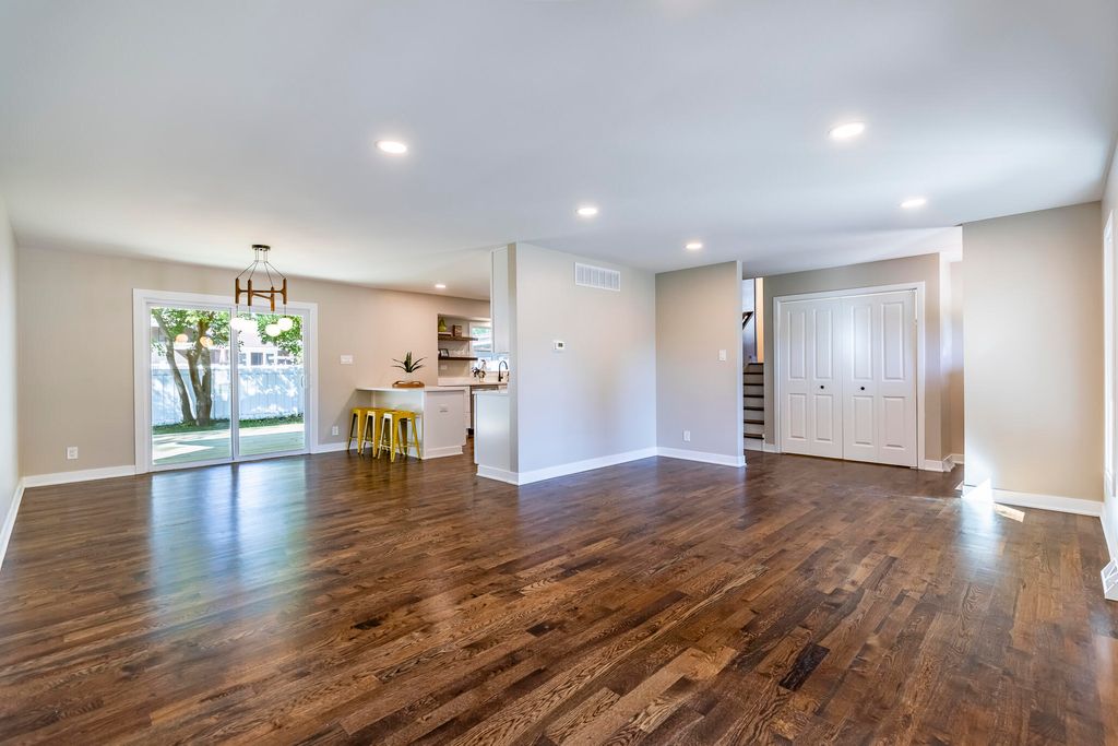 Photo of 1325 Azalea Drive, Munster, IN 46321 (MLS # 829466)