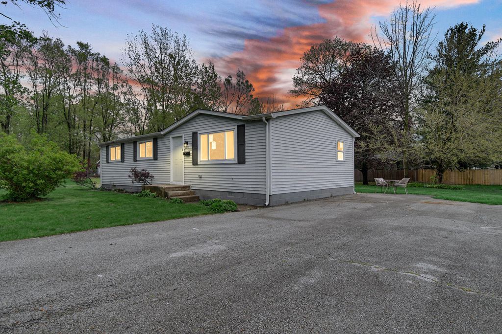 Photo of 223 E Washington Avenue, Hobart, IN 46342 (MLS # 838152)
