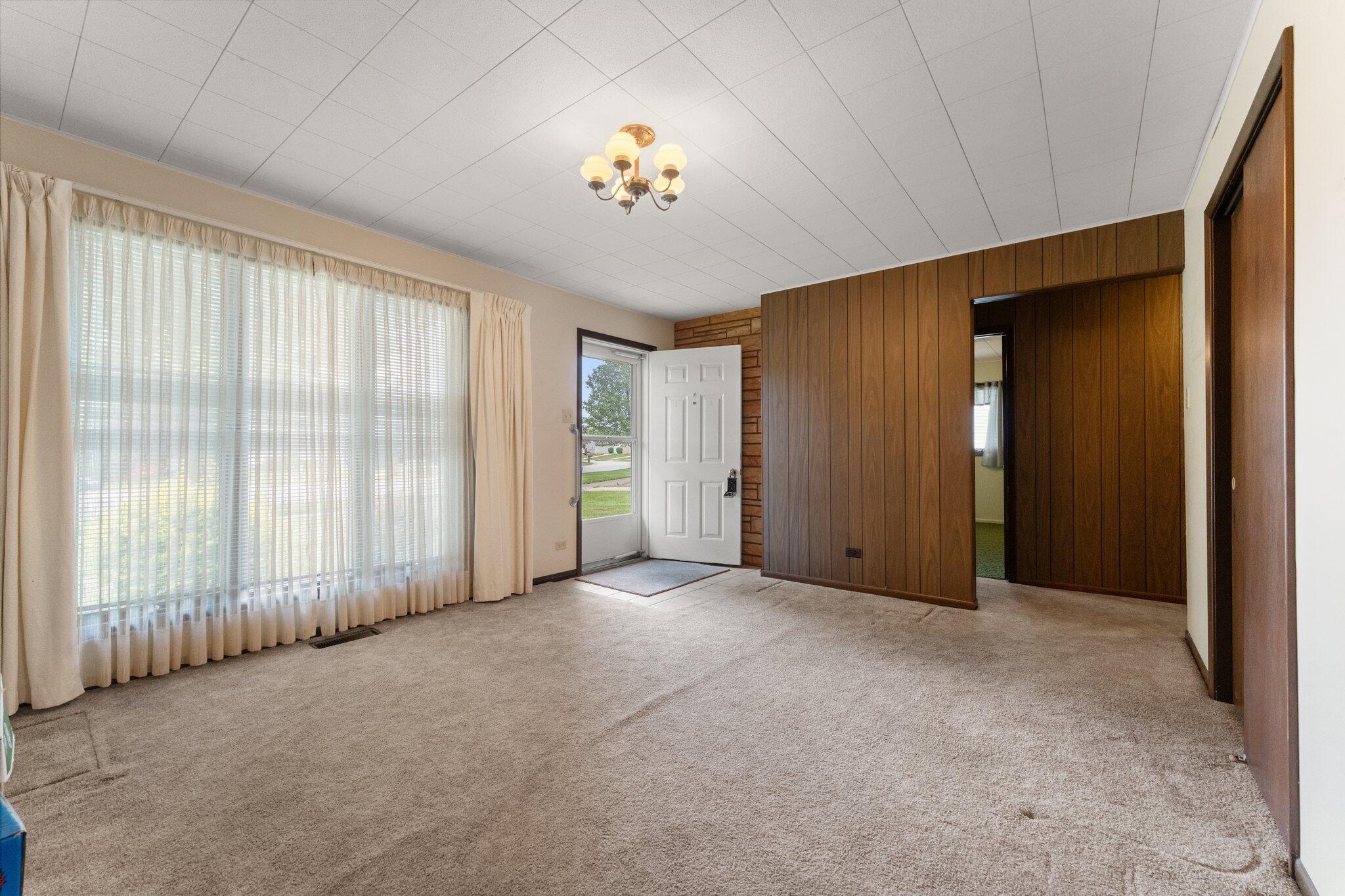 1944 S Park Avenue