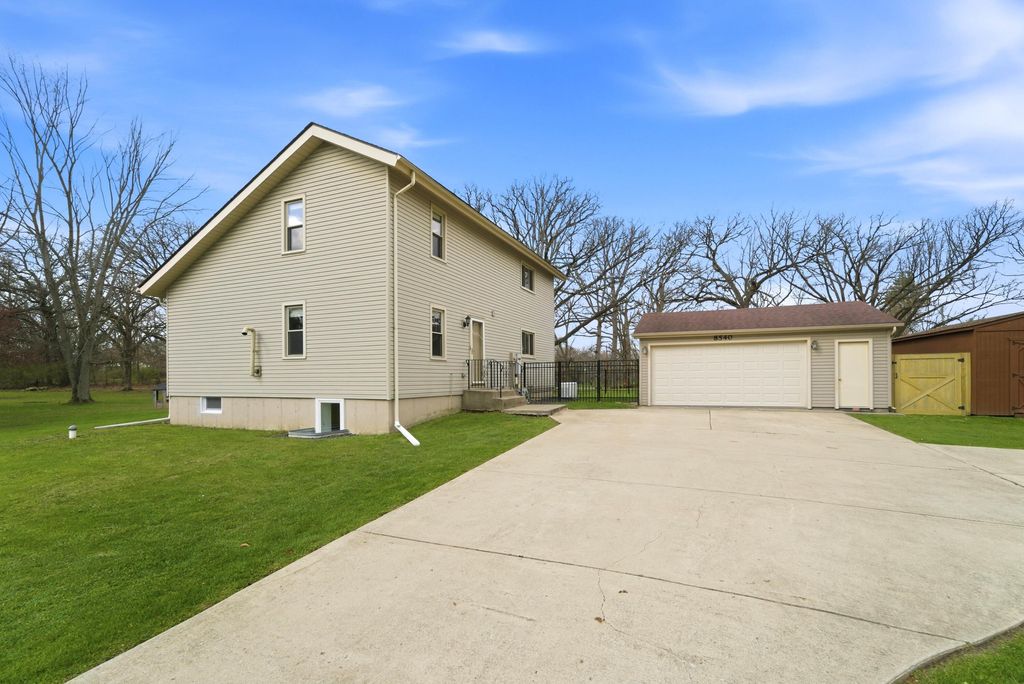 Photo of 8540 Christopher Drive, Saint John, IN 46373 (MLS # 836807)