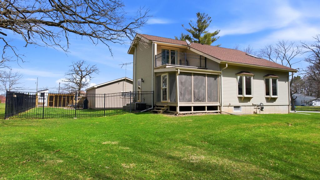 Photo of 8540 Christopher Drive, Saint John, IN 46373 (MLS # 836807)