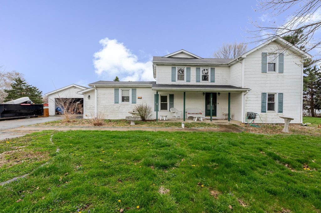 Photo of 2402 Linda Road, Valparaiso, IN 46383 (MLS # 836994)